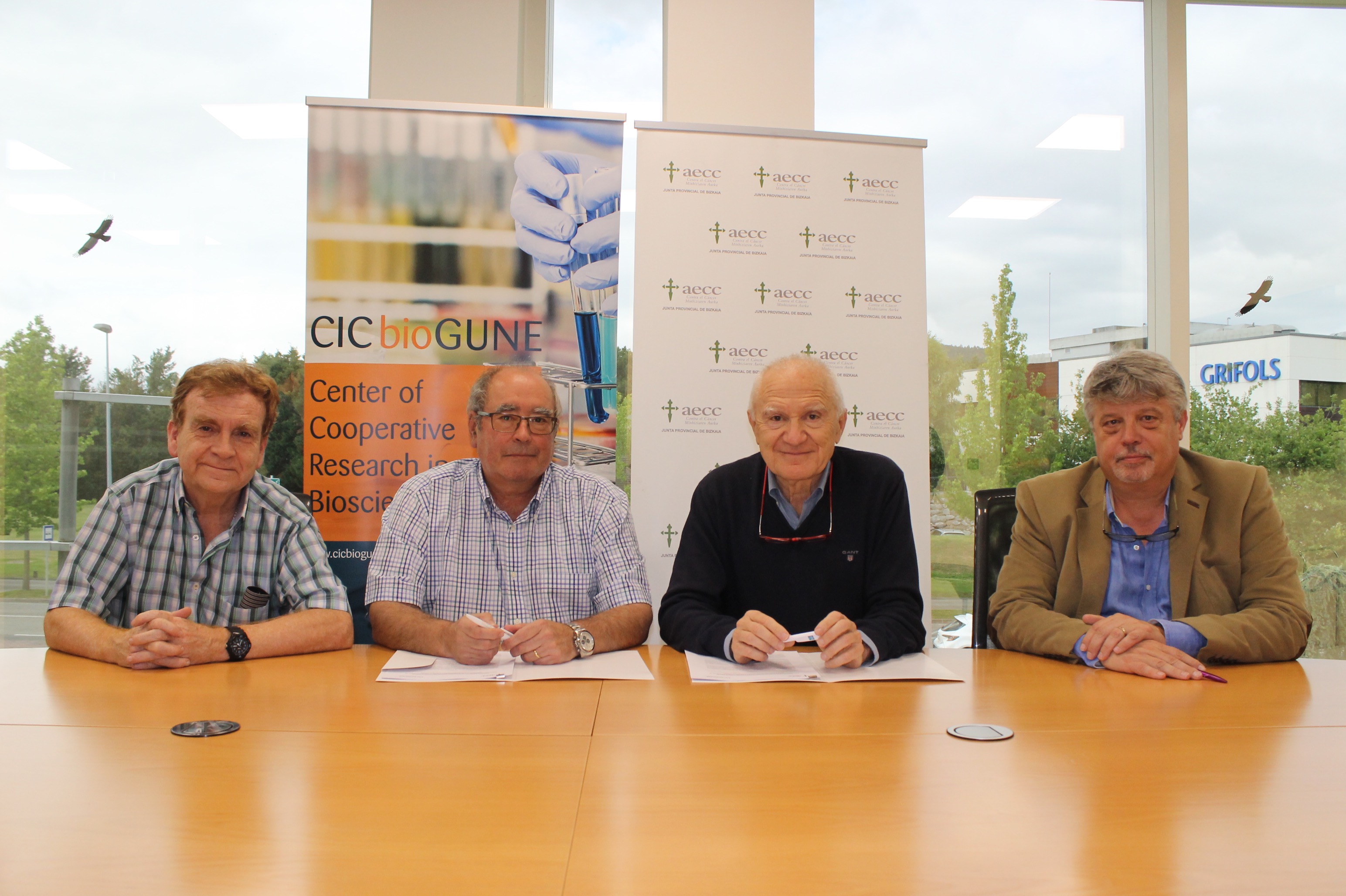 Firma_CIC bioGUNE_AECC.jpg